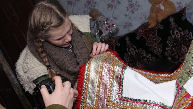 Сорока - головной убор северо-западной группы эрзян, так называемых шокшан. Задняя часть.