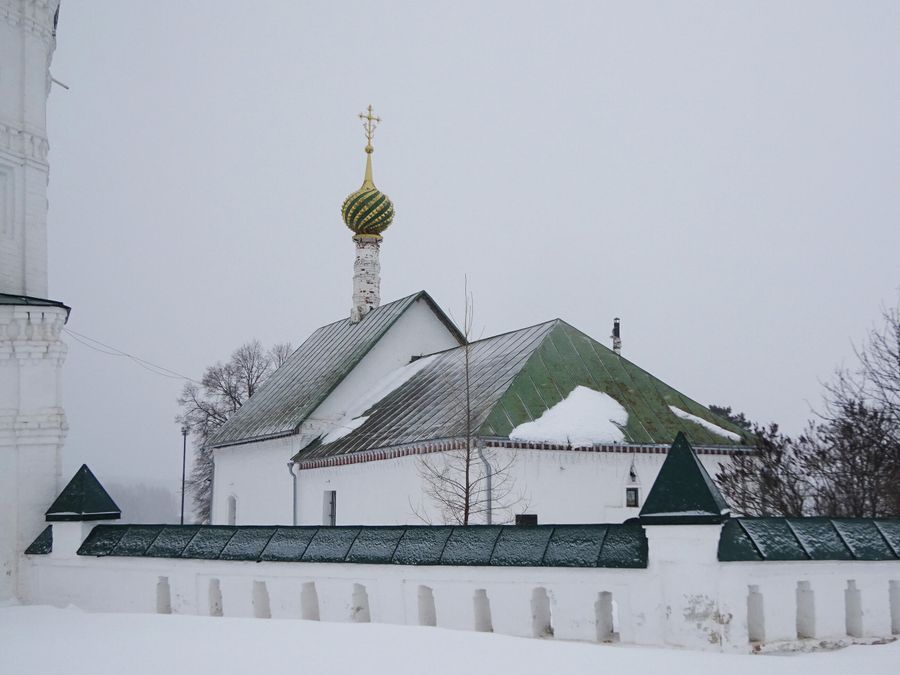 Стефановская церковь (1780 г.) на территории Борисоглебского монастыря Стефановская церковь (1780 г.) на территории Борисоглебского монастыря