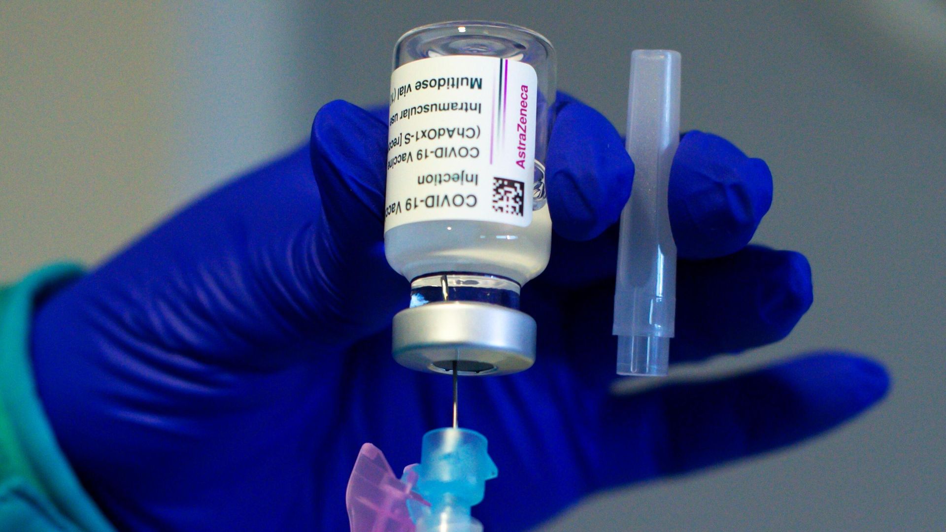 Вакцинация от COVID-19 препаратом Oxford/AstraZeneca в городской больнице в городе Кория в Испании Вакцинация от COVID-19 препаратом Oxford/AstraZeneca в городской больнице в городе Кория в Испании - РИА Новости, 1920, 13.03.2021