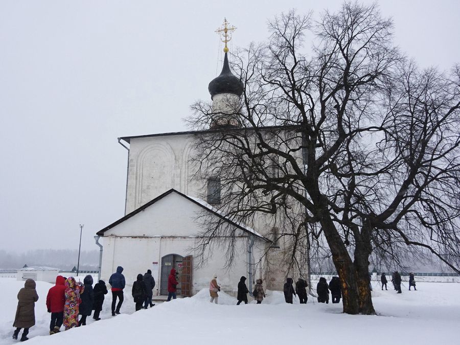 Церковь Бориса и Глеба (1152 год) на территории Борисоглебского монастыря Церковь Бориса и Глеба (1152 год) на территории Борисоглебского монастыря