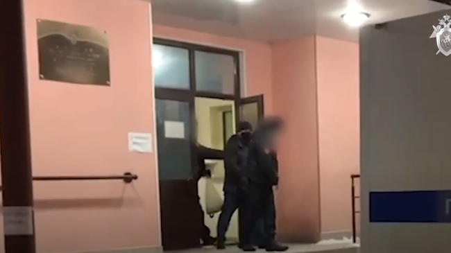 Кадр из видео задержания заместителя председателя правительства Ставропольского края Александра Золотарева, размещенного на YouTube-канале Следственного комитета РФ