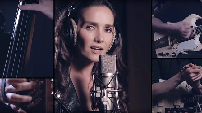 Кадр из клипа Bajofondo, Natalia Oreiro - Будем танцевать Кадр из клипа Bajofondo, Natalia Oreiro - Будем танцевать