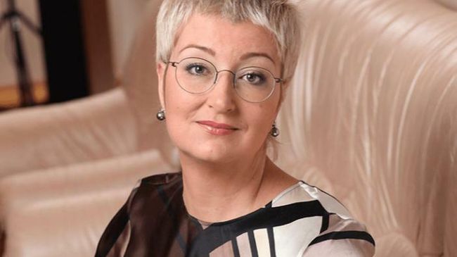Татьяна Устинова за работой