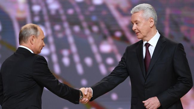 Президент РФ Владимир Путин и мэр Москвы Сергей Собянин