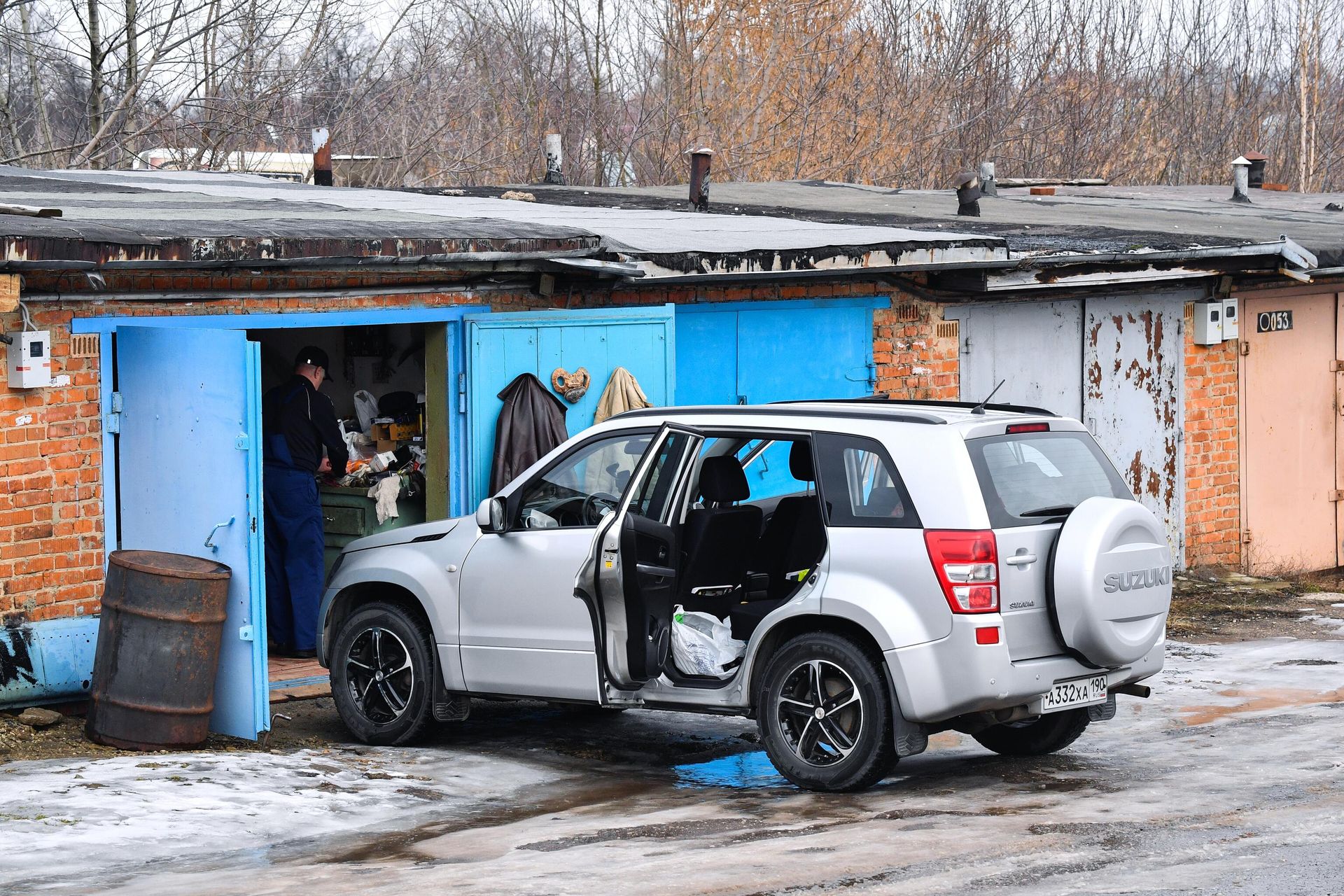 Автомобиль в гаражном кооперативе Автомобиль в гаражном кооперативе - РИА Новости, 1920, 19.01.2022