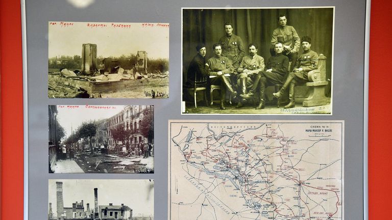 Фотографии разрушений в г. Минске в результате боев с польскими войсками (1920 г.), схема Марш-маневр к Висле, фотография Г. Д. Гая (крайний справа) и П. Е. Дыбенко (в центре), представленные на выставке Польско-советская война 1919-1921 гг. Рижский мирный договор Фотографии разрушений в г. Минске в результате боев с польскими войсками (1920 г.), схема Марш-маневр к Висле, фотография Г. Д. Гая (крайний справа) и П. Е. Дыбенко (в центре), представленные на выставке Польско-советская война 1919-1921 гг. Рижский мирный договор