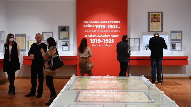 Выставка Польско-советская война 1919-1921 гг. Рижский мирный договор в Выставочном зале федеральных архивов в Москве Выставка Польско-советская война 1919-1921 гг. Рижский мирный договор в Выставочном зале федеральных архивов в Москве