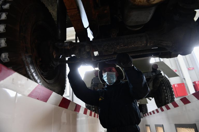 Во время подготовки исторической военной техники для участия в параде, посвященном 76-й годовщине Победы в Великой Отечественной войне, в Екатеринбурге Во время подготовки исторической военной техники для участия в параде, посвященном 76-й годовщине Победы в Великой Отечественной войне, в Екатеринбурге