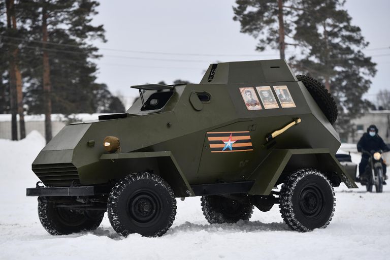 Реконструированный бронеавтомобиль БА-64 во время подготовки исторической военной техники для участия в параде, посвященном 76-й годовщине Победы в Великой Отечественной войне, в Екатеринбурге Реконструированный бронеавтомобиль БА-64 во время подготовки исторической военной техники для участия в параде, посвященном 76-й годовщине Победы в Великой Отечественной войне, в Екатеринбурге