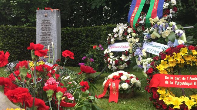 Памятник советским воинам в швейцарском Базеле. Архивное фото Памятник советским воинам в швейцарском Базеле. Архивное фото