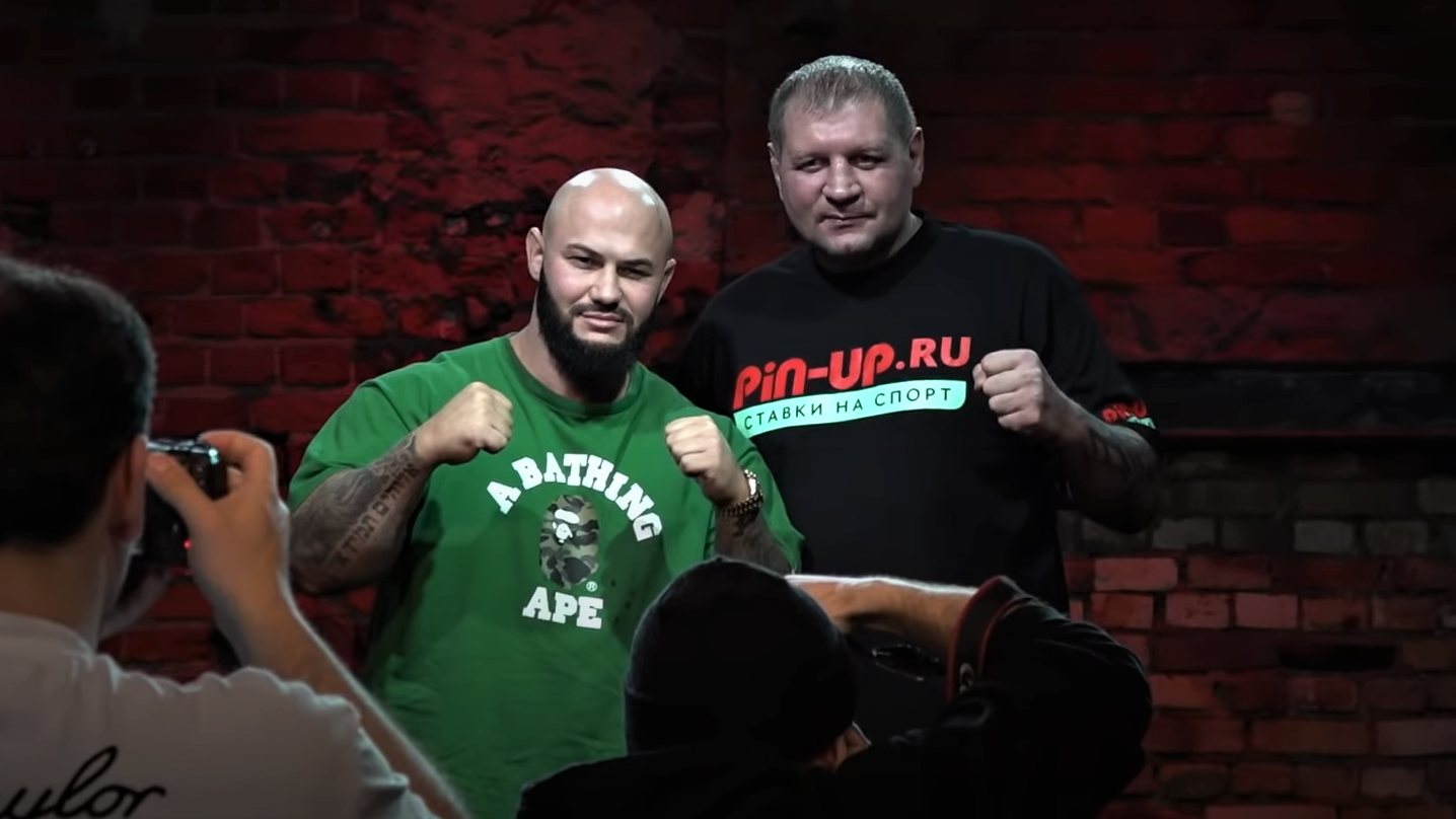 Джиган и Александр Емельяненко Джиган и Александр Емельяненко - РИА Новости, 1920, 11.08.2021