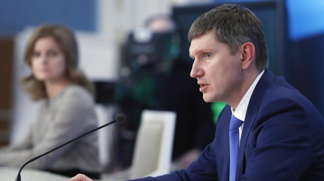 Министр экономического развития РФ Максим Решетников во время брифинга в Доме правительства РФ
