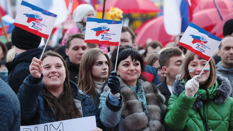 Зрители на праздничном концерте в честь седьмой годовщины Крымской весны в Симферополе Зрители на праздничном концерте в честь седьмой годовщины Крымской весны в Симферополе