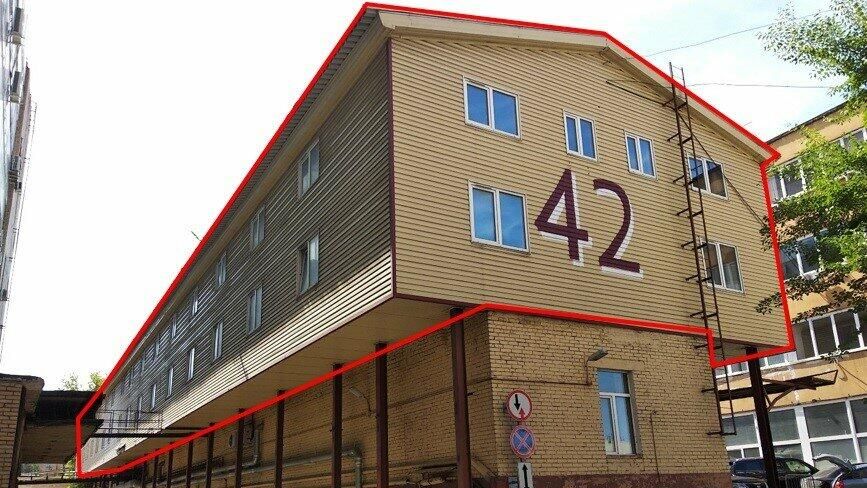 Cамовольно пристроенная к зданию мансарда На Кутузовском проспекте в Москве Cамовольно пристроенная к зданию мансарда На Кутузовском проспекте в Москве - РИА Новости, 1920, 19.03.2021