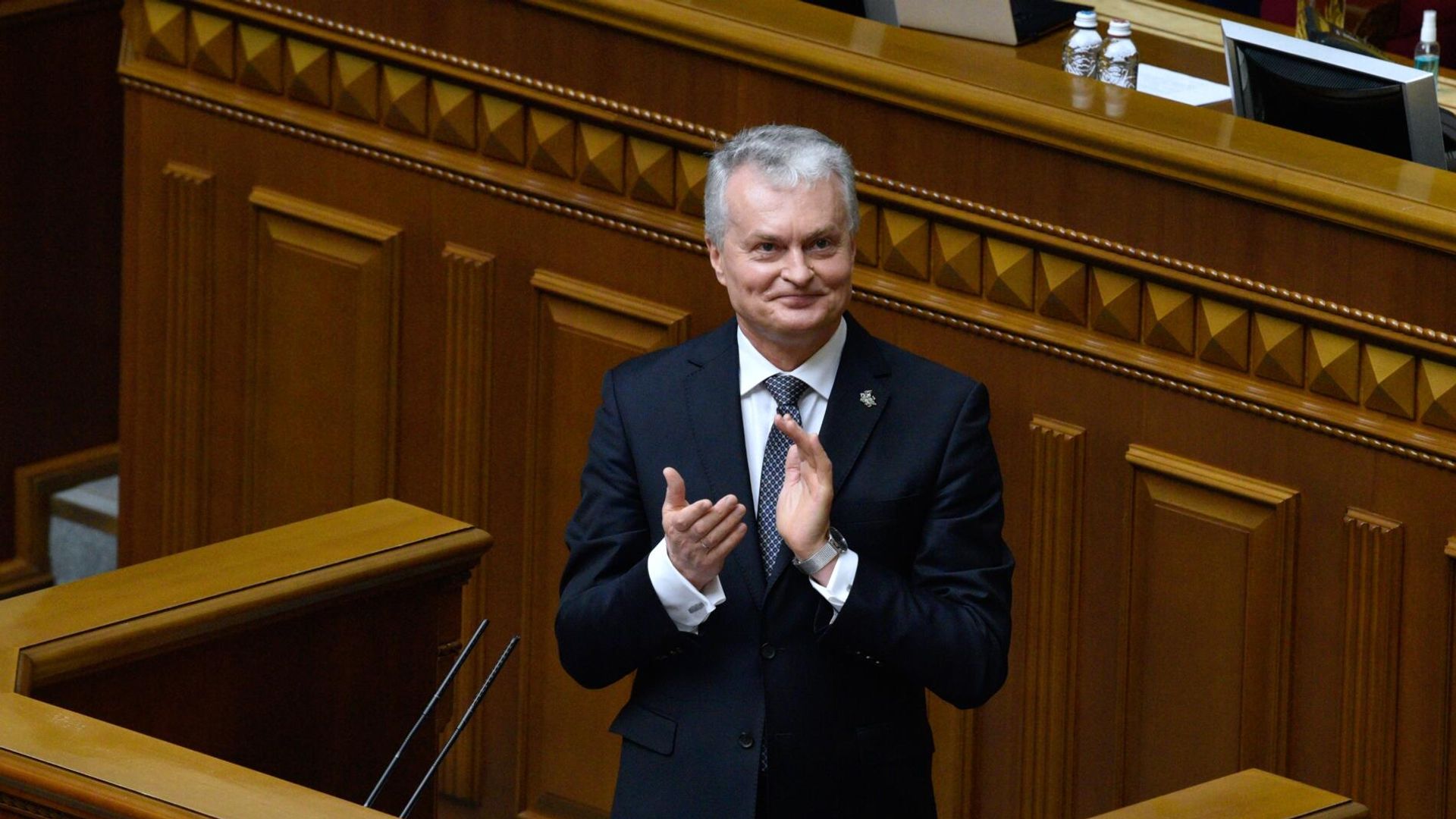 Президент Литвы Гитанас Науседа выступает на внеочередном заседании Верховной рады Украины в Киеве Президент Литвы Гитанас Науседа выступает на внеочередном заседании Верховной рады Украины в Киеве - РИА Новости, 1920, 07.07.2021