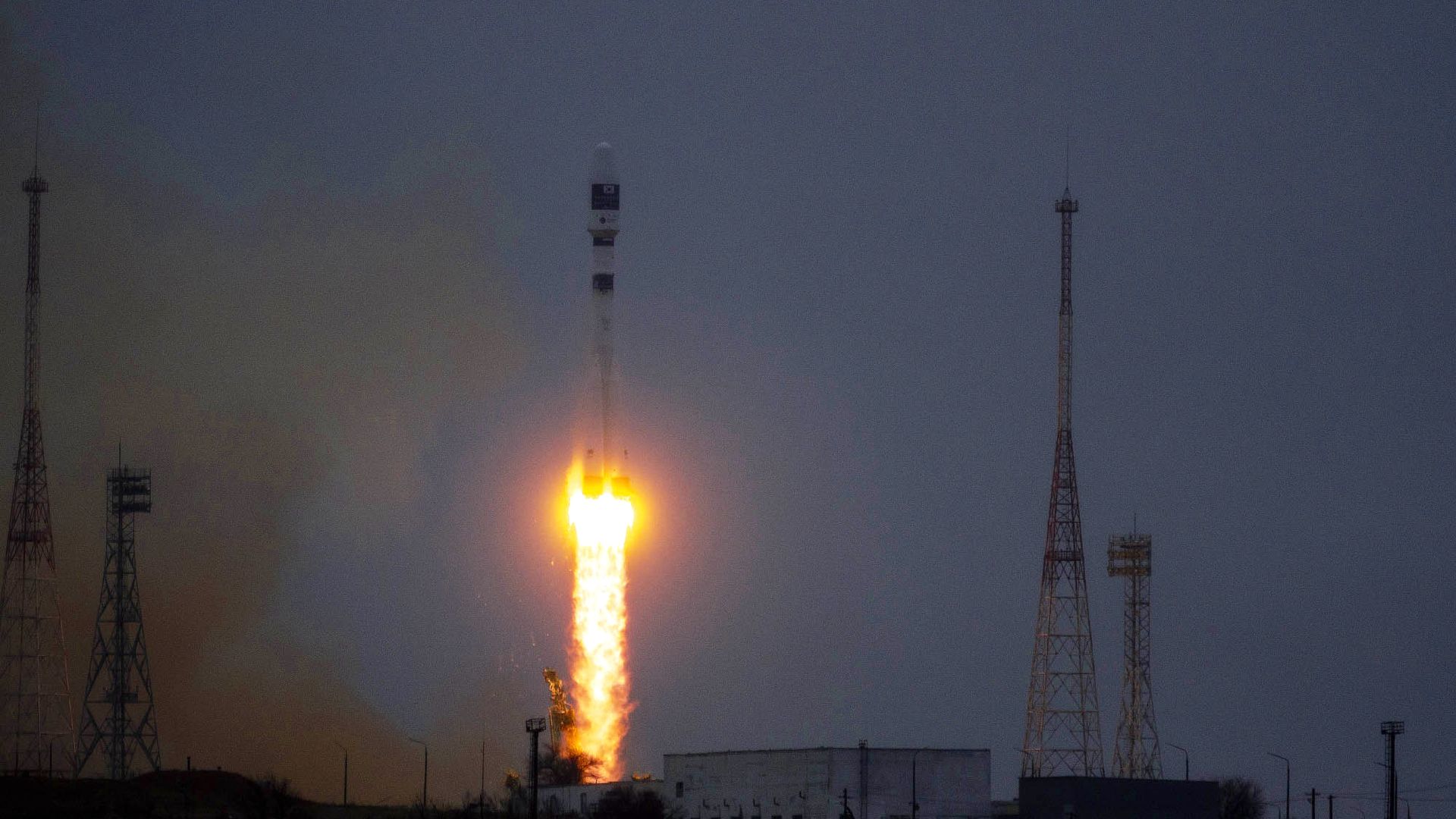 Старт ракеты Союз-2.1а с космодрома Байконур Старт ракеты Союз-2.1а с космодрома Байконур - РИА Новости, 1920, 08.06.2021