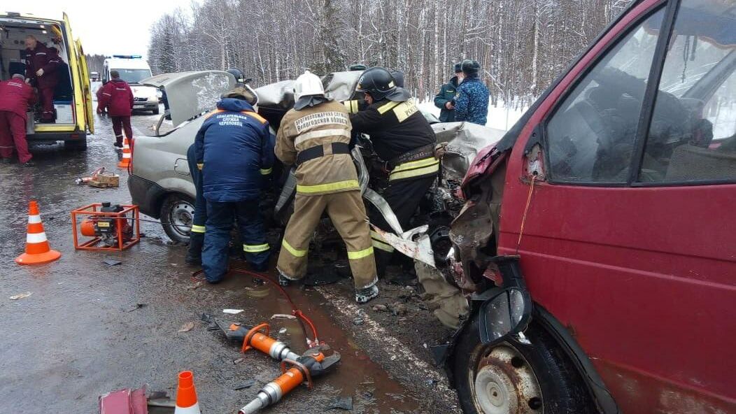 ДТП с микроавтобусом и легковым автомобилем в Вологодской области ДТП с микроавтобусом и легковым автомобилем в Вологодской области - РИА Новости, 1920, 22.03.2021
