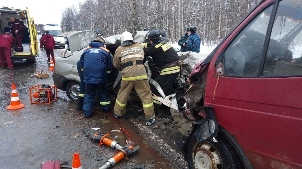 ДТП с микроавтобусом и легковым автомобилем в Вологодской области ДТП с микроавтобусом и легковым автомобилем в Вологодской области - РИА Новости, 1920, 22.03.2021