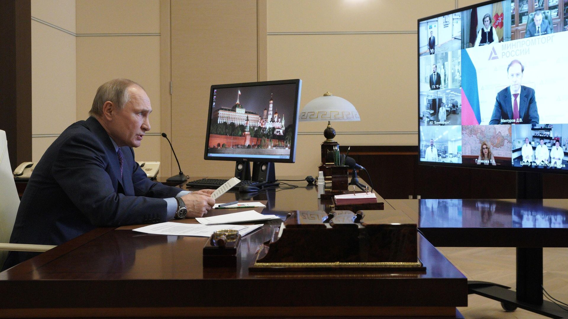Президент РФ Владимир Путин проводит в режиме видеоконференции совещание по вопросам наращивания производства вакцин Президент РФ Владимир Путин проводит в режиме видеоконференции совещание по вопросам наращивания производства вакцин - РИА Новости, 1920, 23.03.2021