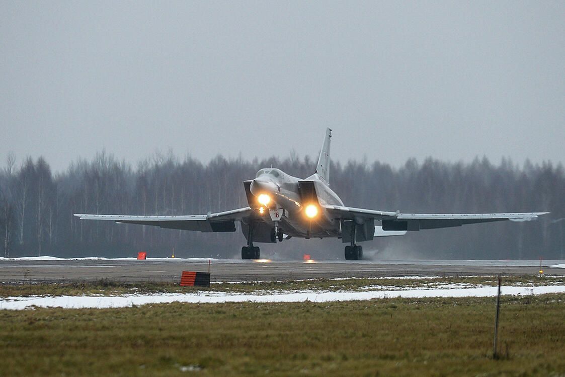 Возвращение самолётов дальней авиации ВКС России на аэродромы базирования (Калужская область, аэродром Шайковка) Возвращение самолётов дальней авиации ВКС России на аэродромы базирования (Калужская область, аэродром Шайковка) - РИА Новости, 1920, 16.07.2026