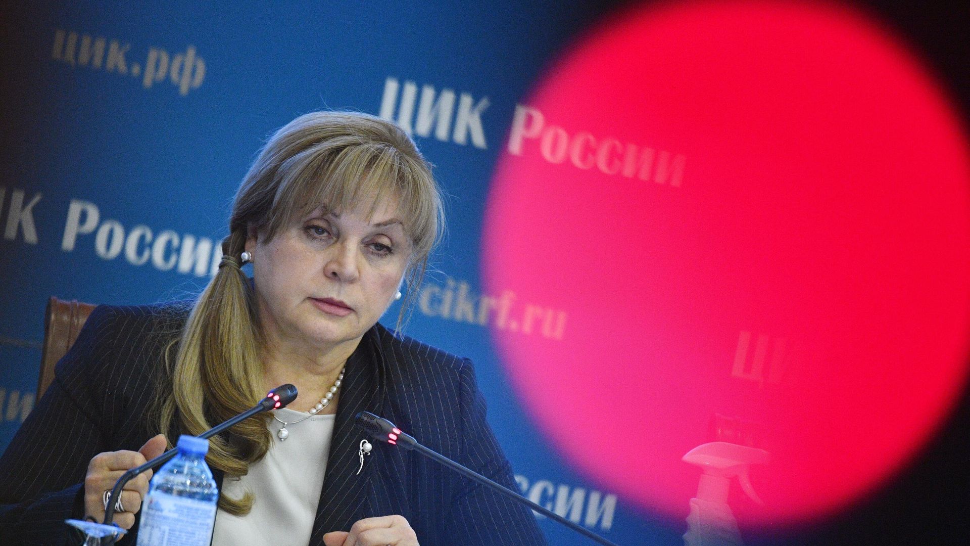 Председатель Центральной избирательной комиссии РФ Элла Памфилова на заключительном заседании действующего состава Центризбиркома Председатель Центральной избирательной комиссии РФ Элла Памфилова на заключительном заседании действующего состава Центризбиркома - РИА Новости, 1920, 19.09.2021