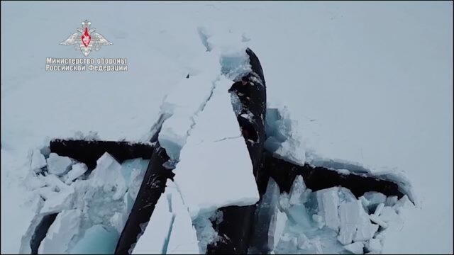 Российские атомные подлодки всплыли из-подо льда в Арктике впервые в истории ВМФ Российские атомные подлодки всплыли из-подо льда в Арктике впервые в истории ВМФ - РИА Новости, 1920, 26.03.2021