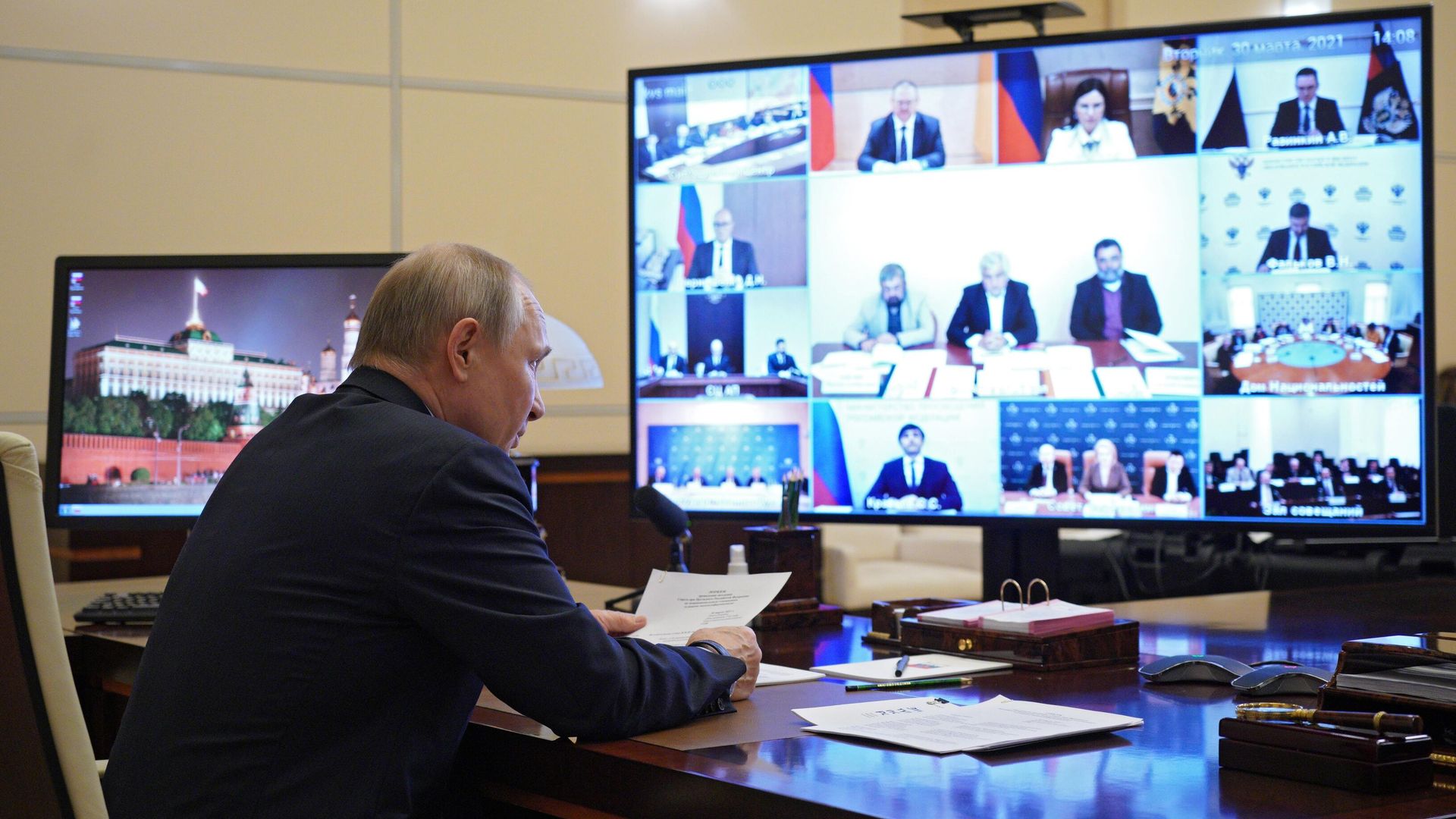 Президент РФ Владимир Путин проводит в режиме видеоконференции заседание Совета по межнациональным отношениям Президент РФ Владимир Путин проводит в режиме видеоконференции заседание Совета по межнациональным отношениям - РИА Новости, 1920, 30.03.2021