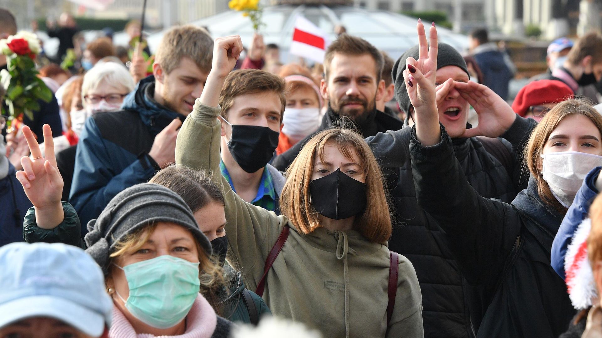 Участники марша пенсионеров, врачей и студентов, который прошел от Дома правительства до площади Якуба Коласа в Минске Участники марша пенсионеров, врачей и студентов, который прошел от Дома правительства до площади Якуба Коласа в Минске - РИА Новости, 1920, 30.10.2020