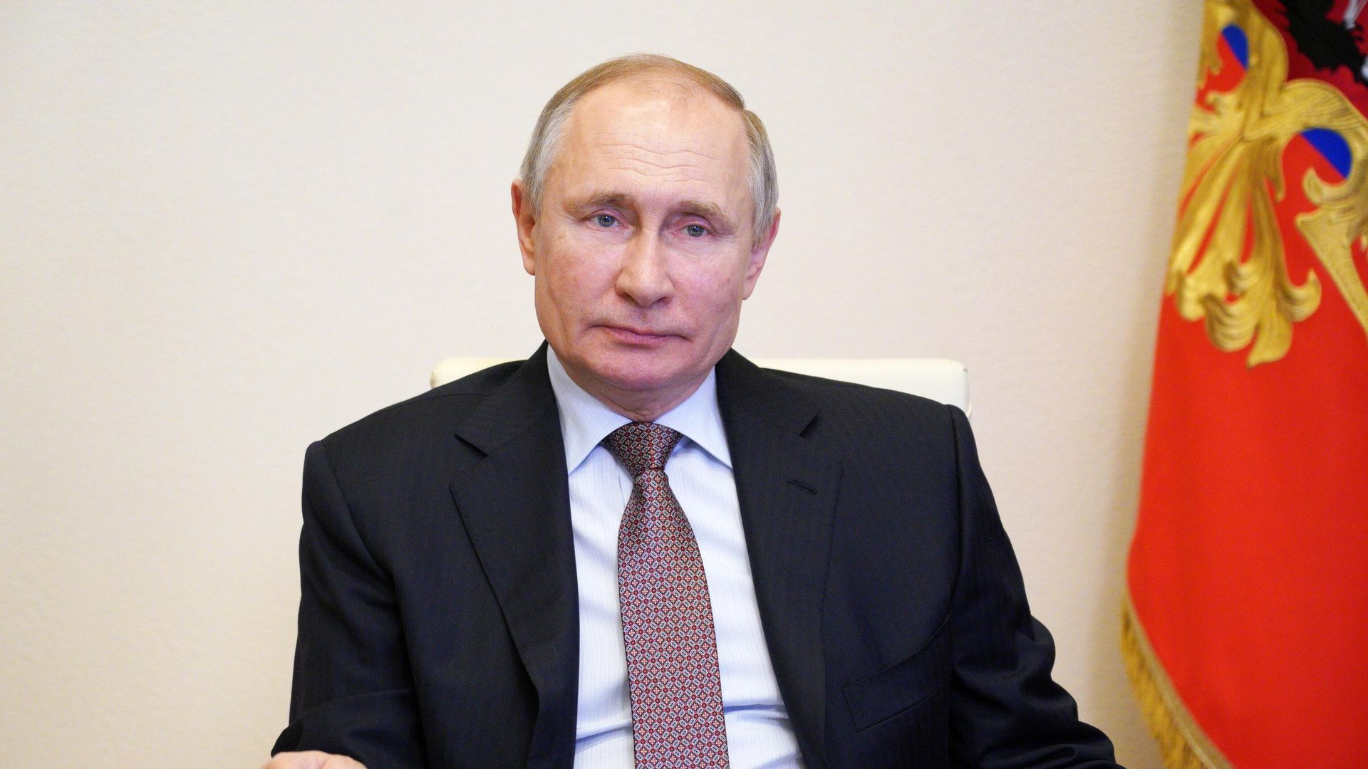 Президент РФ Владимир Путин в режиме видеоконференции принимает участие в церемонии подписания генерального соглашения между общероссийскими объединениями профсоюзов, работодателей и правительством  - РИА Новости, 1920, 02.04.2021