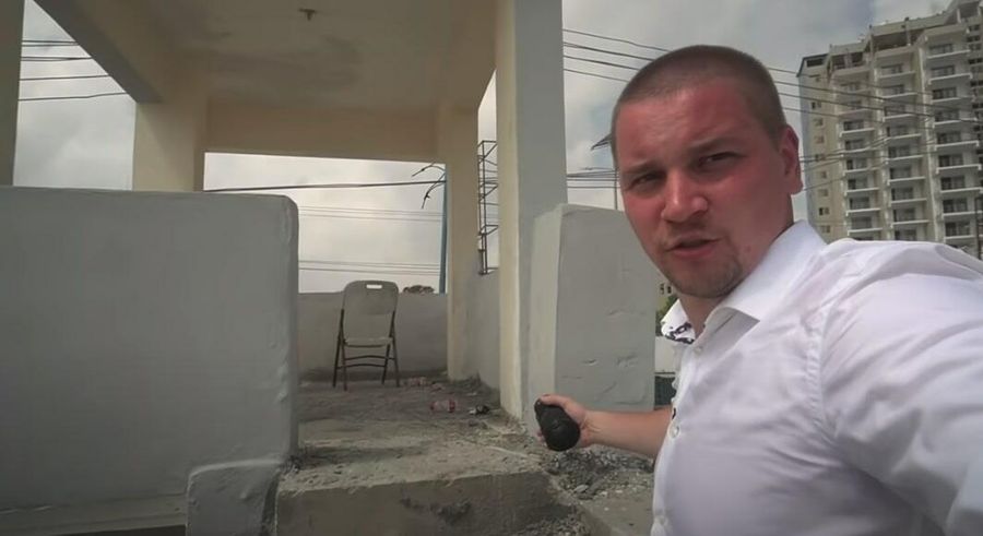 Журналист, автор ютьюб-канала The Люди Антон Лядов в Сомали