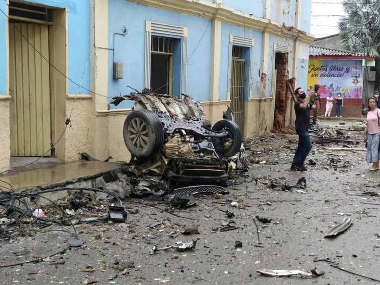 Последствия взрыва у мэрии в Колумбии Последствия взрыва у мэрии в Колумбии