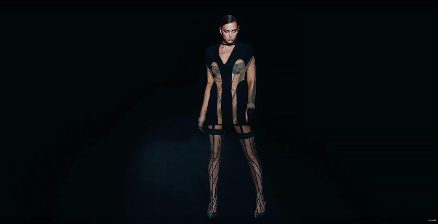 Кадр из видео MUGLER Spring Summer 2021 Кадр из видео MUGLER Spring Summer 2021 - РИА Новости, 1920, 01.04.2021