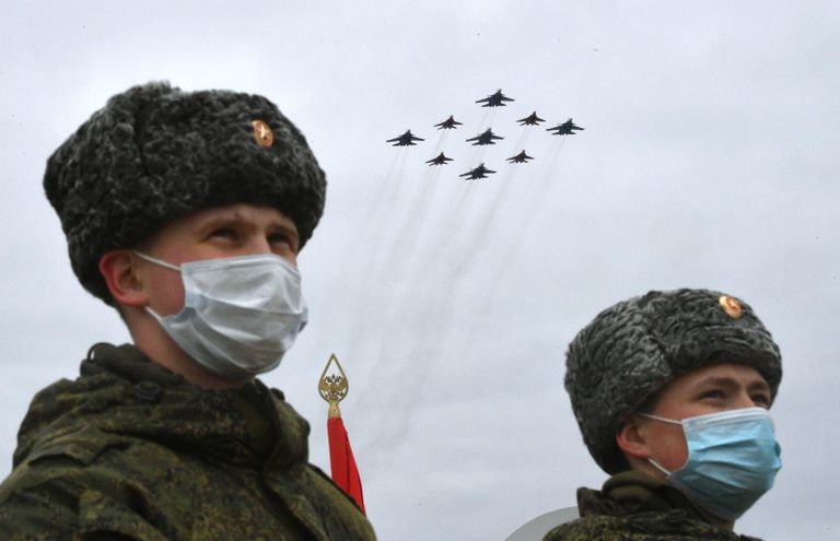 Истребители МиГ-29 и Су-30СМ пилотажных групп Русские витязи и Стрижи во время репетиции военного парада, приуроченного к 76-летию Победы в Великой Отечественной войне, в подмосковном Алабино Истребители МиГ-29 и Су-30СМ пилотажных групп Русские витязи и Стрижи во время репетиции военного парада, приуроченного к 76-летию Победы в Великой Отечественной войне, в подмосковном Алабино