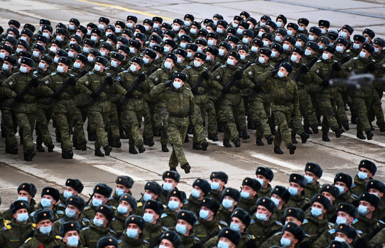 Военнослужащие во время репетиции военного парада, приуроченного к 76-летию Победы в Великой Отечественной войне, в подмосковном Алабино Военнослужащие во время репетиции военного парада, приуроченного к 76-летию Победы в Великой Отечественной войне, в подмосковном Алабино