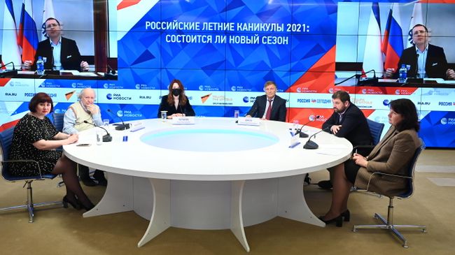 Круглый стол на тему: Российские летние каникулы 2021: состоится ли новый сезон Круглый стол на тему: Российские летние каникулы 2021: состоится ли новый сезон