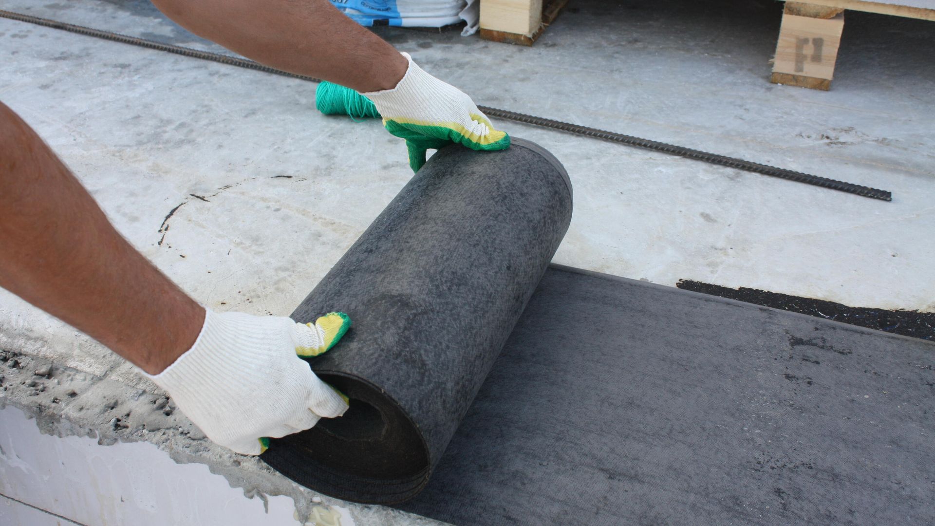 Монтаж гидроизоляции фундамента - РИА Новости, 1920, 21.01.2025