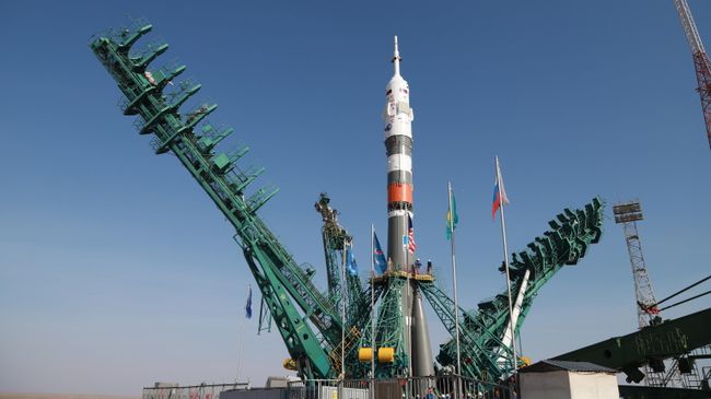 Вывоз РН Союз-2. 1а с пилотируемым кораблем Союз МС -18 на стартовой комплекс космодрома Байконур Вывоз РН Союз-2. 1а с пилотируемым кораблем Союз МС -18 на стартовой комплекс космодрома Байконур