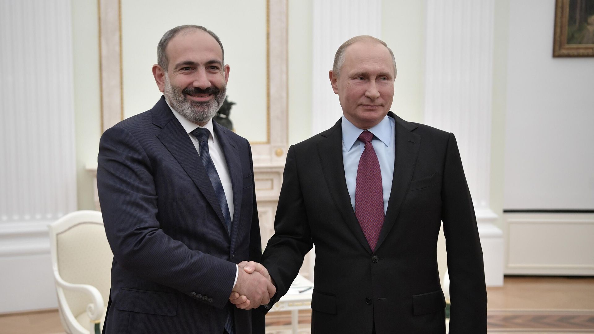 Президент РФ Владимир Путин и премьер-министр Армении Никол Пашинян во время встречи в Кремле Президент РФ Владимир Путин и премьер-министр Армении Никол Пашинян во время встречи в Кремле - РИА Новости, 1920, 07.04.2021