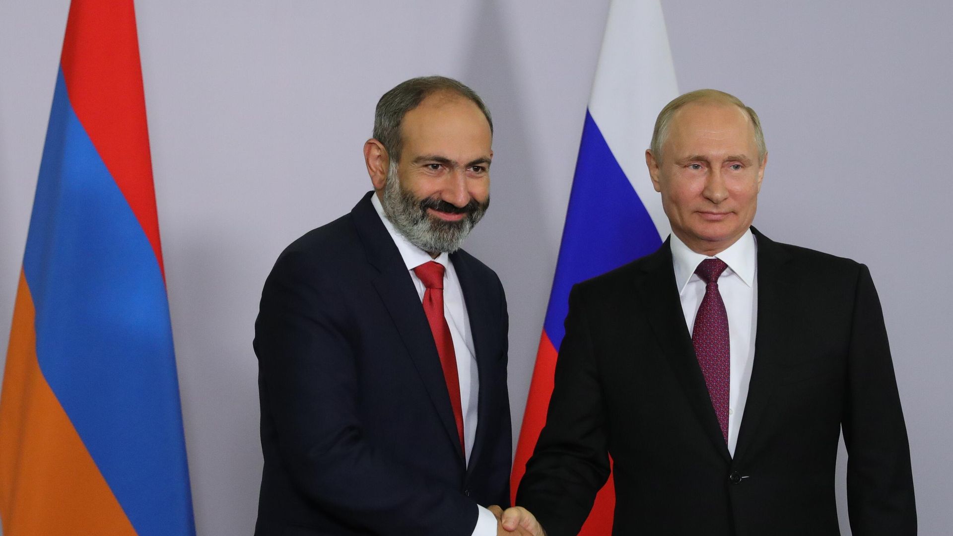  Президент РФ Владимир Путин и премьер-министр Армении Никол Пашинян - РИА Новости, 1920, 01.09.2026
