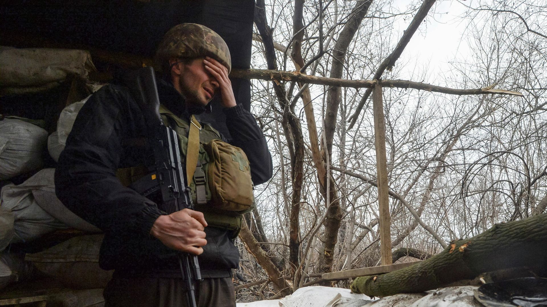 Украинский военный в Луганской области Украинский военный в Луганской области - РИА Новости, 1920, 09.04.2021