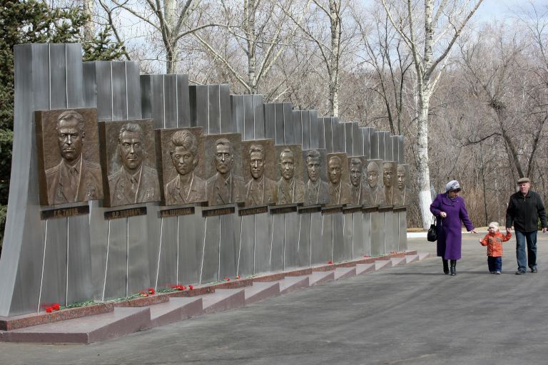 Архитектурный комплекс Гагаринское поле на месте приземления космонавта Юрия Гагарина возле села Терновка Саратовской области Архитектурный комплекс Гагаринское поле на месте приземления космонавта Юрия Гагарина возле села Терновка Саратовской области