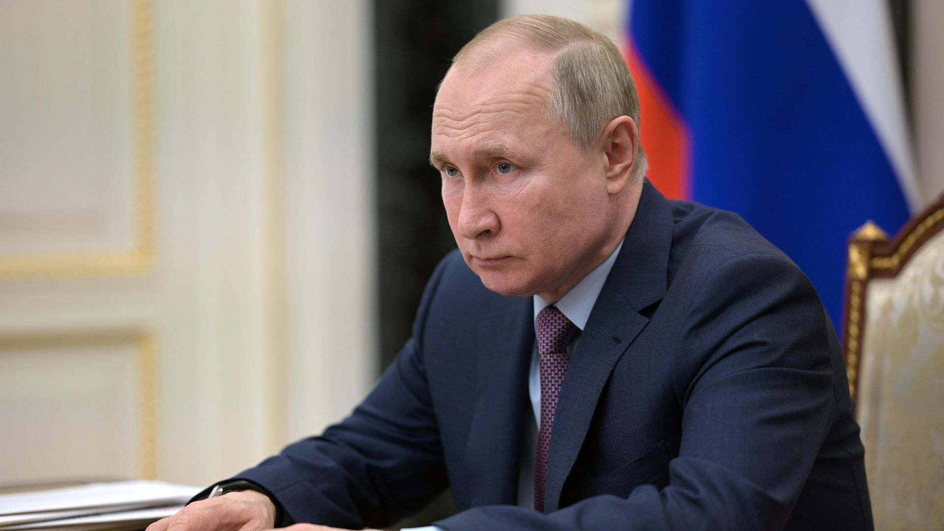 Президент РФ Владимир Путин в режиме видеоконференции проводит встречу с Сергеем Меняйло Президент РФ Владимир Путин в режиме видеоконференции проводит встречу с Сергеем Меняйло - РИА Новости, 1920, 20.04.2021