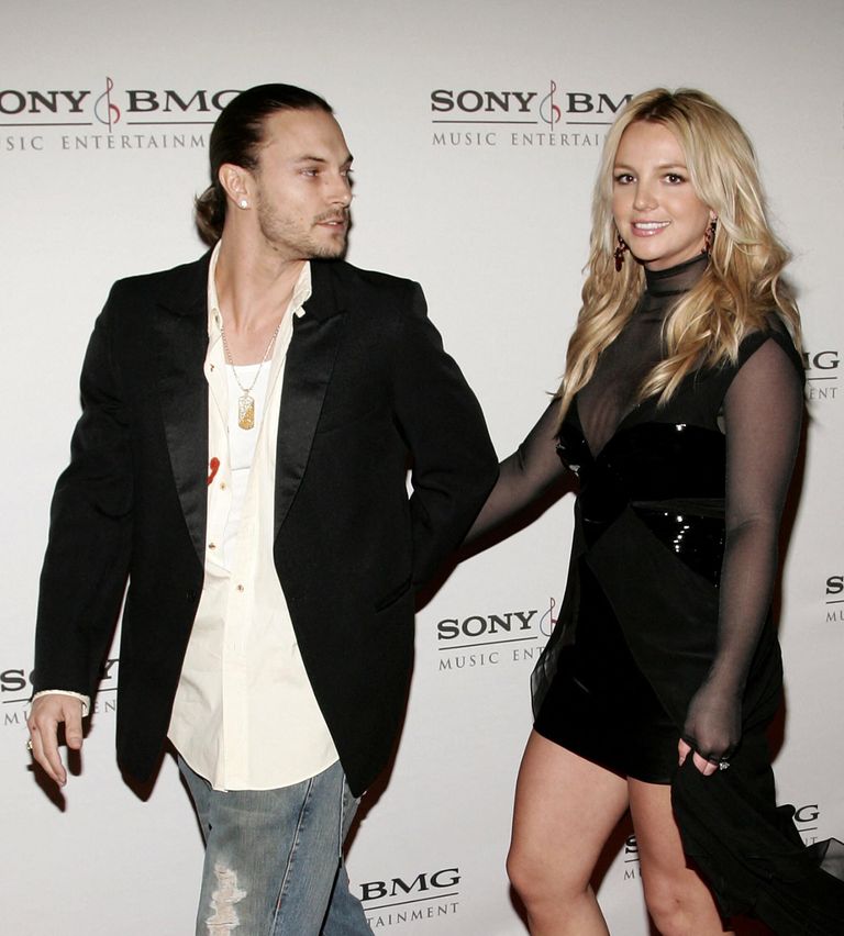 Кевин Федерлайн и Бритни Спирс на вечеринке Sony BMG Post Grammy Party в Лос-Анджелесе Кевин Федерлайн и Бритни Спирс на вечеринке Sony BMG Post Grammy Party в Лос-Анджелесе