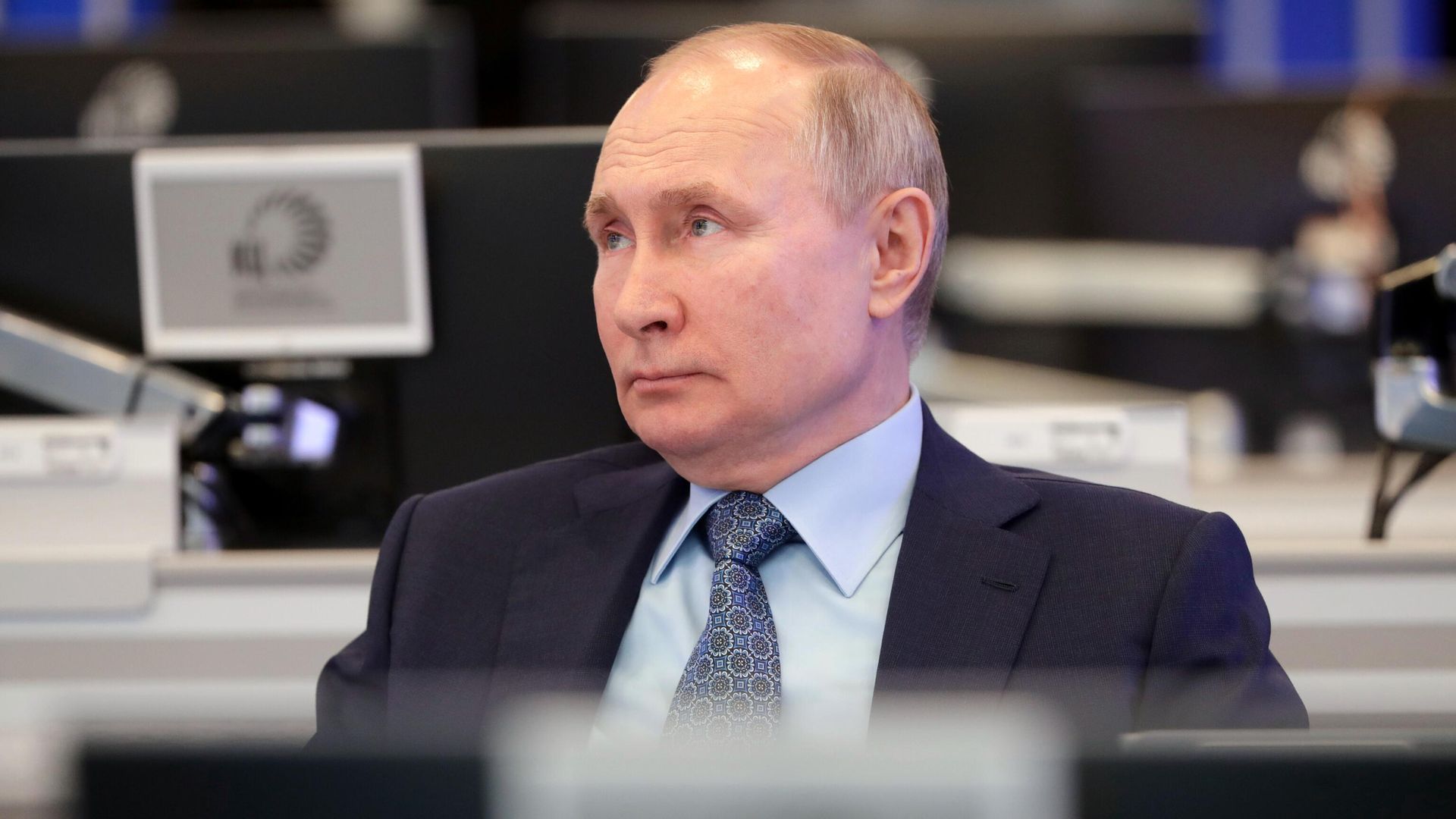 Президент РФ Владимир Путин во время посещения Координационного центра правительства РФ. - РИА Новости, 1920, 13.04.2021