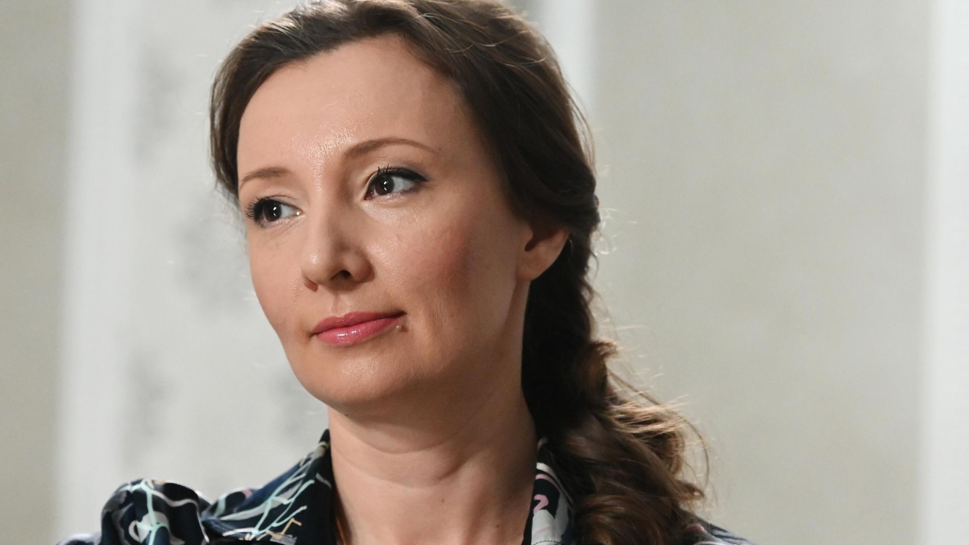 Уполномоченный при президенте Российской Федерации по правам ребенка Анна Кузнецова во время интервью МИА Россия сегодня Уполномоченный при президенте Российской Федерации по правам ребенка Анна Кузнецова во время интервью МИА Россия сегодня - РИА Новости, 1920, 26.07.2021