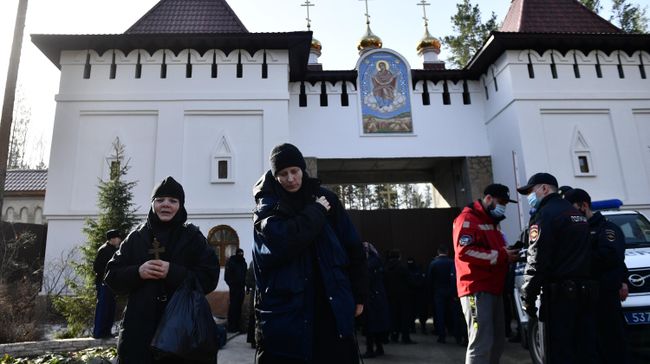 Ситуация у Среднеуральского женского монастыря в Свердловской области, где судебные приставы приступили к выселению его жителей