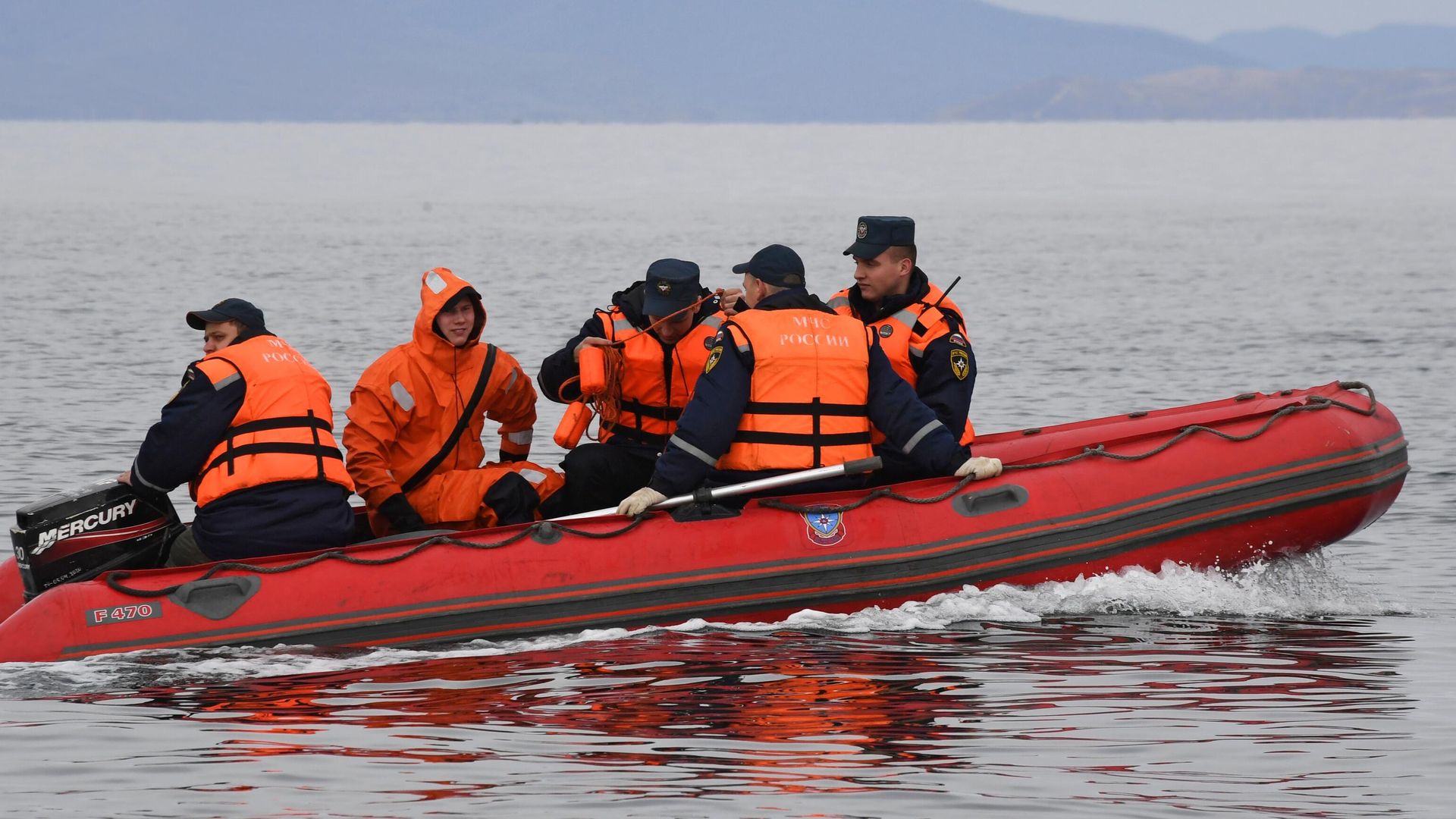 Сотрудники МЧС России Сотрудники МЧС России - РИА Новости, 1920, 31.05.2026