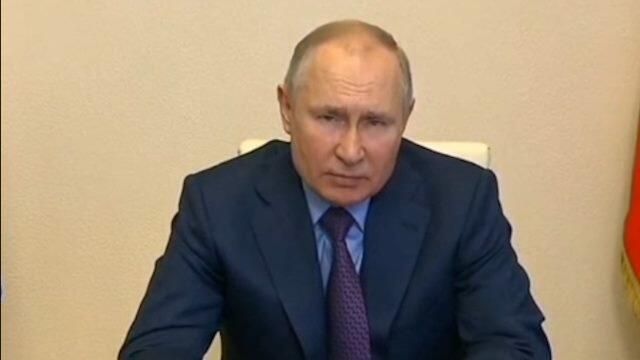 Путин призвал убрать забюрократизированные процедуры в социальной сфере Путин призвал убрать забюрократизированные процедуры в социальной сфере - РИА Новости, 1920, 15.04.2021