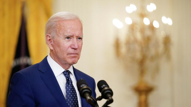 Президент США Джо Байден на пресс-конференции по России в Восточном зале Белого дома