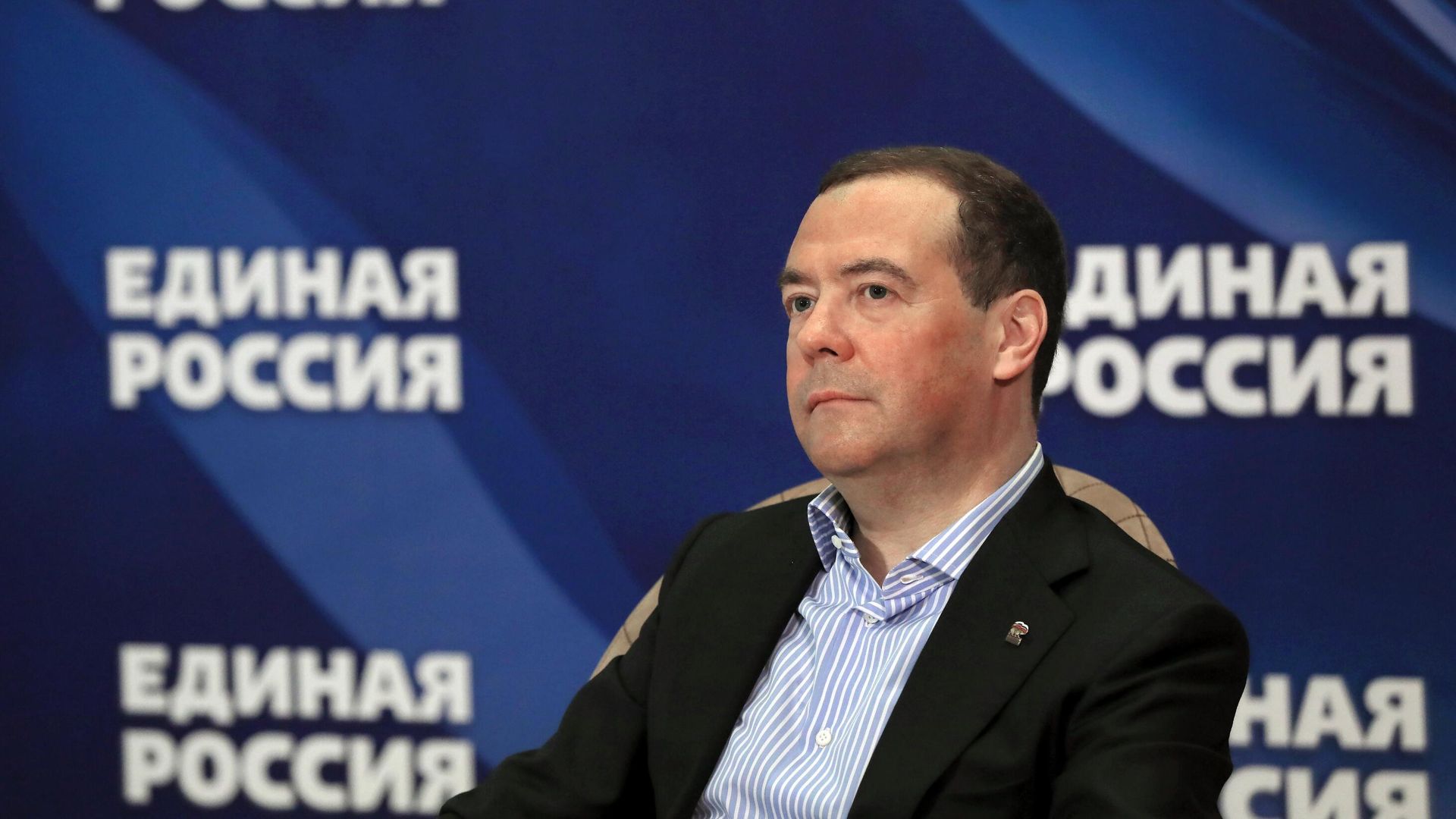 Председатель партии Единая Россия Дмитрий Медведев во время встречи с молодыми участниками предварительного голосования Единой России по отбору кандидатов на выборы в Госдуму РФ Председатель партии Единая Россия Дмитрий Медведев во время встречи с молодыми участниками предварительного голосования Единой России по отбору кандидатов на выборы в Госдуму РФ - РИА Новости, 1920, 23.04.2021